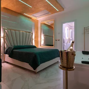 Fashion Gold With Jacuzzi & Car Garage , Bologna Italia